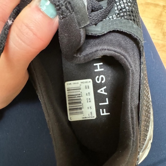 Reebok Flash Sneaker - Picture 2 of 4